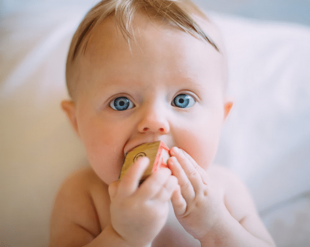 At What age does a baby start teething?