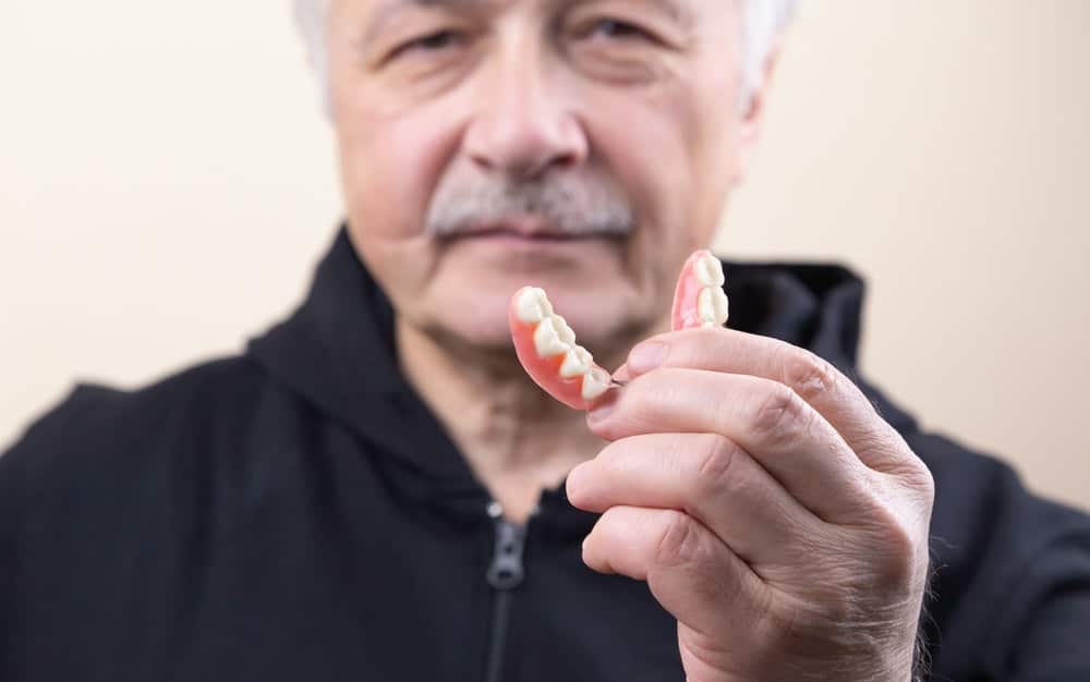 How Should Dentures Fit In Your Mouth